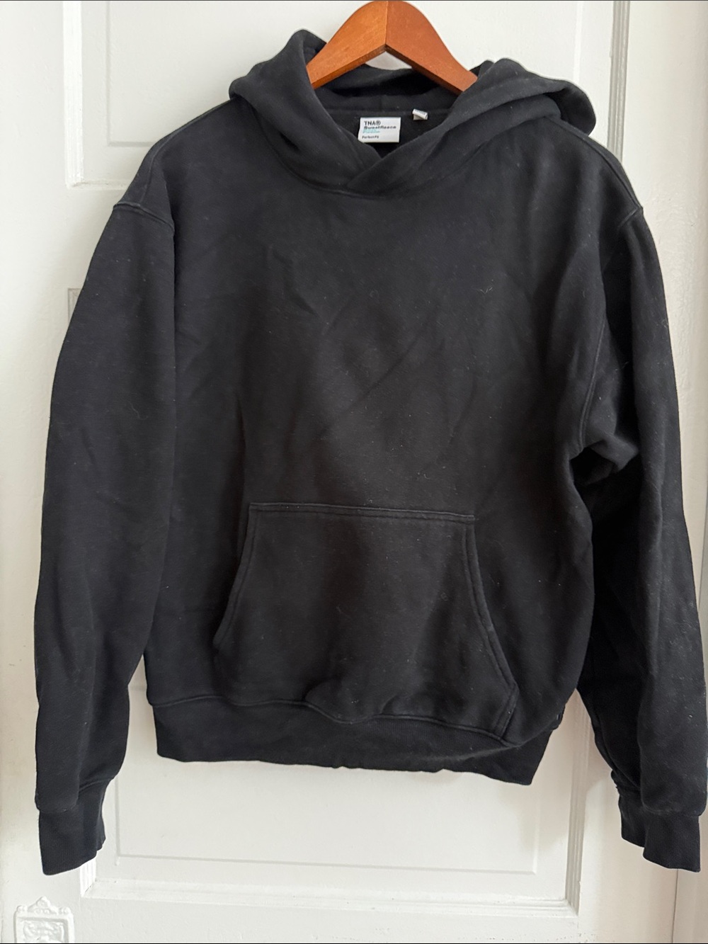 Aritzia Black TNA Sweatfleece cozy fleece Perfect Fit Pullover Hoodie